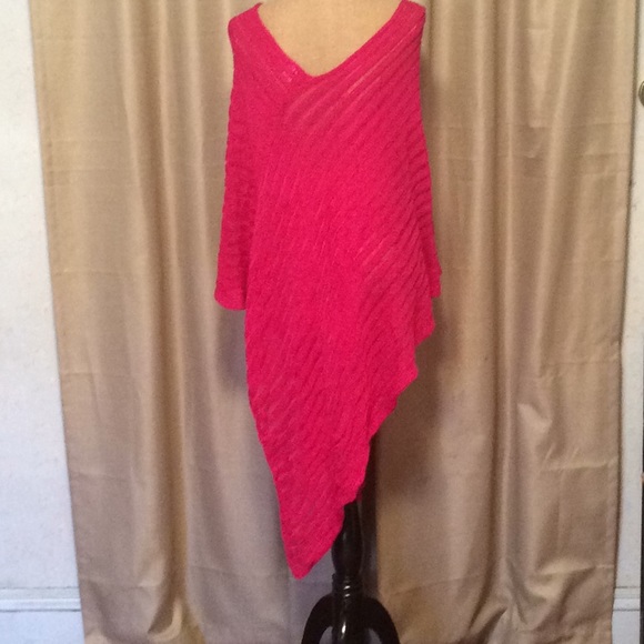 Chico raspberry knit poncho. - Picture 2 of 6